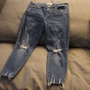 Pistola Distressed Skinny Jeans